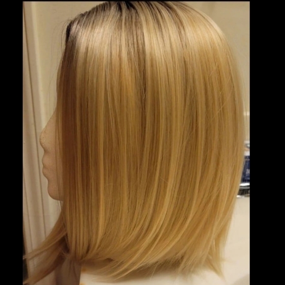 ♥︎New Blonde Ombre Wig + Free Gift♥︎ - Picture 7 of 12